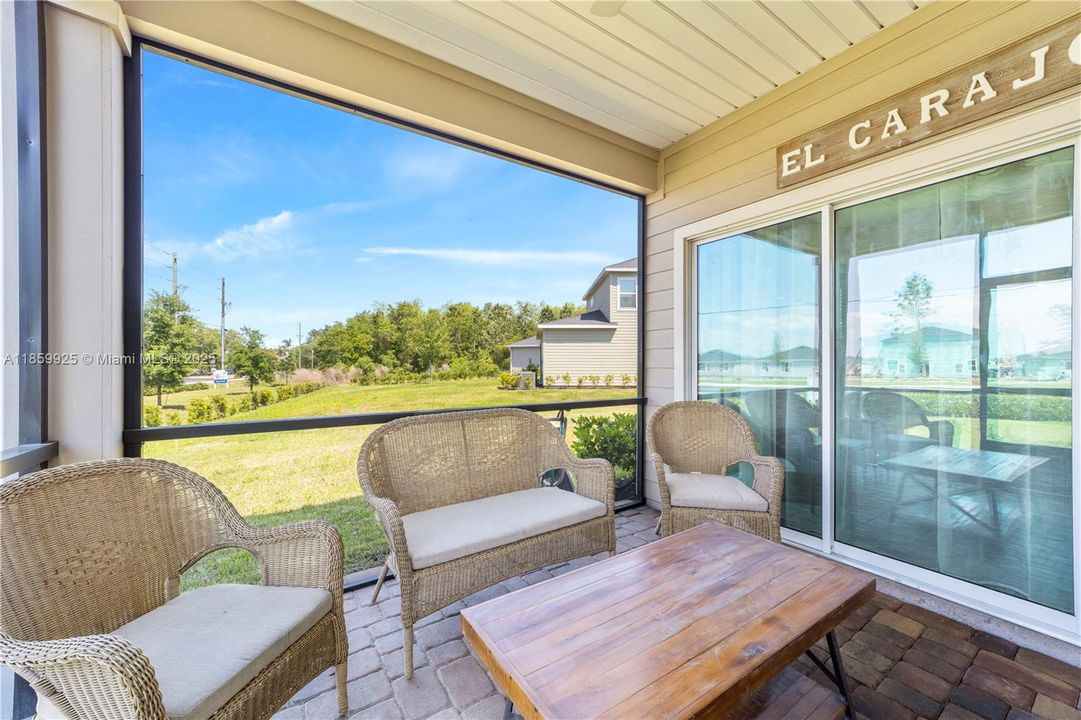 For Rent: $2,230 (4 beds, 2 baths, 1893 Square Feet)