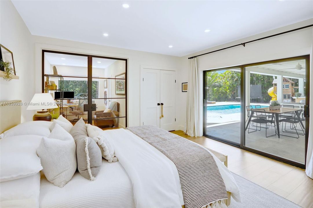 Recently Sold: $2,499,000 (4 beds, 3 baths, 3142 Square Feet)