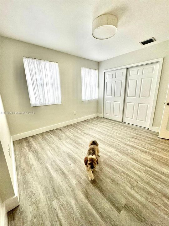 Под контрактом: $4,400 (4 спален, 3 ванн, 2043 Квадратных фут)