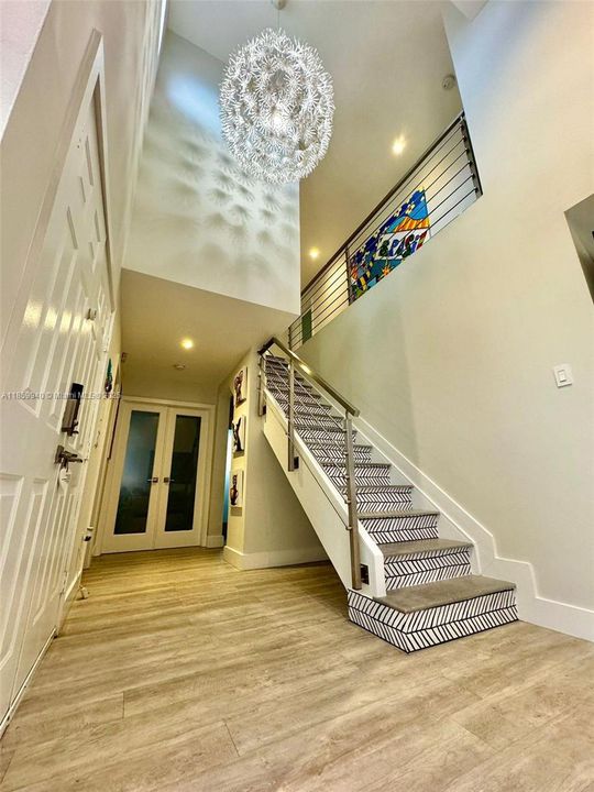 Под контрактом: $4,400 (4 спален, 3 ванн, 2043 Квадратных фут)