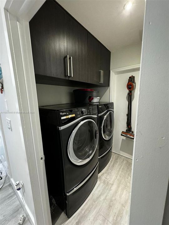 Под контрактом: $4,400 (4 спален, 3 ванн, 2043 Квадратных фут)