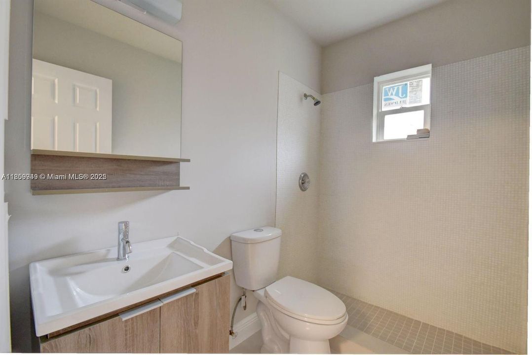 Recientemente alquilado: $1,950 (2 camas, 1 baños, 912 Pies cuadrados)