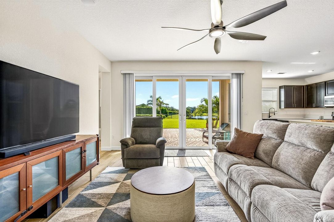 015_5986 Sequoia Circle-162