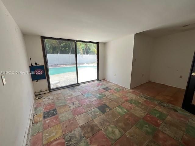 Vendido Recientemente: $459,000 (2 camas, 2 baños, 1834 Pies cuadrados)