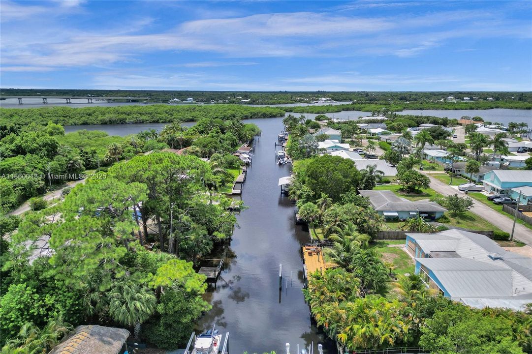 Vendido Recientemente: $459,000 (2 camas, 2 baños, 1834 Pies cuadrados)