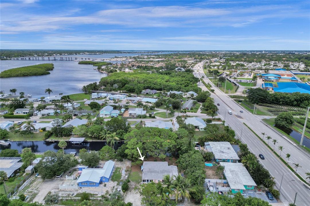 Vendido Recientemente: $459,000 (2 camas, 2 baños, 1834 Pies cuadrados)