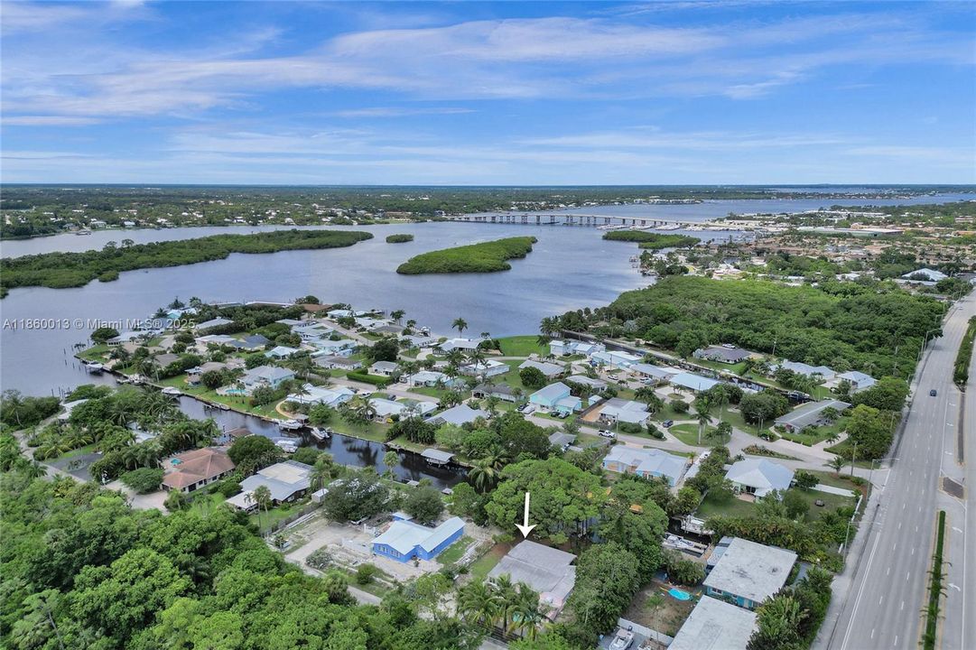 Vendido Recientemente: $459,000 (2 camas, 2 baños, 1834 Pies cuadrados)
