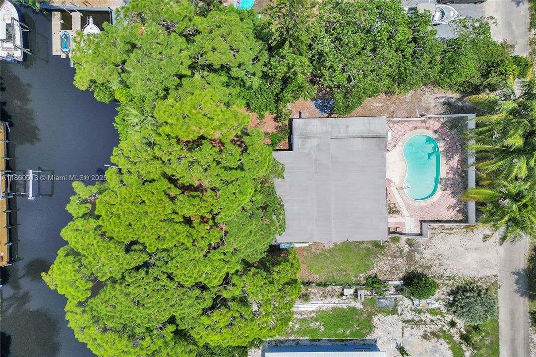 Vendido Recientemente: $459,000 (2 camas, 2 baños, 1834 Pies cuadrados)