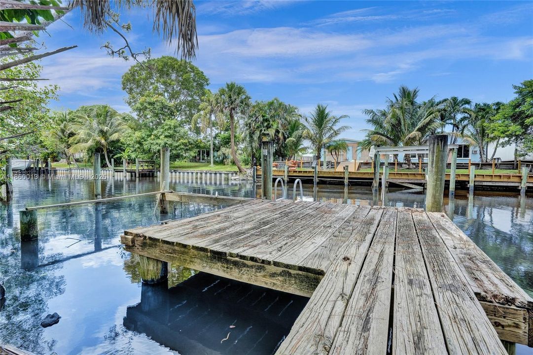 Vendido Recientemente: $459,000 (2 camas, 2 baños, 1834 Pies cuadrados)