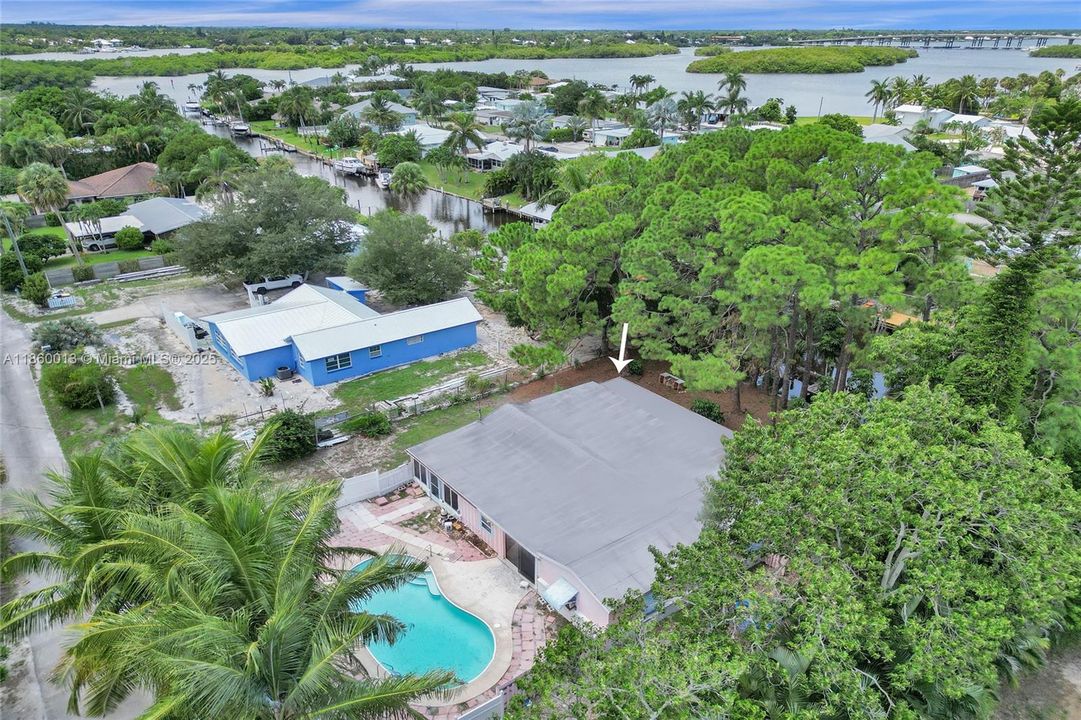 Vendido Recientemente: $459,000 (2 camas, 2 baños, 1834 Pies cuadrados)