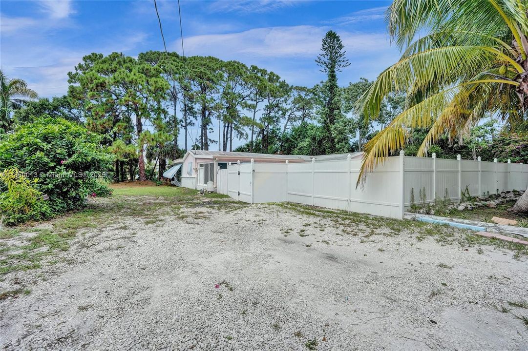 Vendido Recientemente: $459,000 (2 camas, 2 baños, 1834 Pies cuadrados)