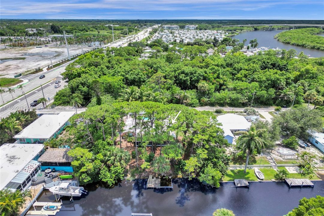 Vendido Recientemente: $459,000 (2 camas, 2 baños, 1834 Pies cuadrados)