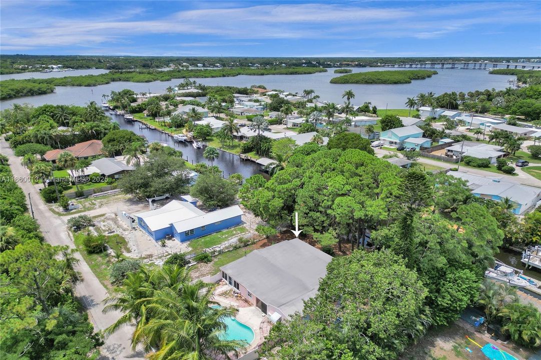 Vendido Recientemente: $459,000 (2 camas, 2 baños, 1834 Pies cuadrados)