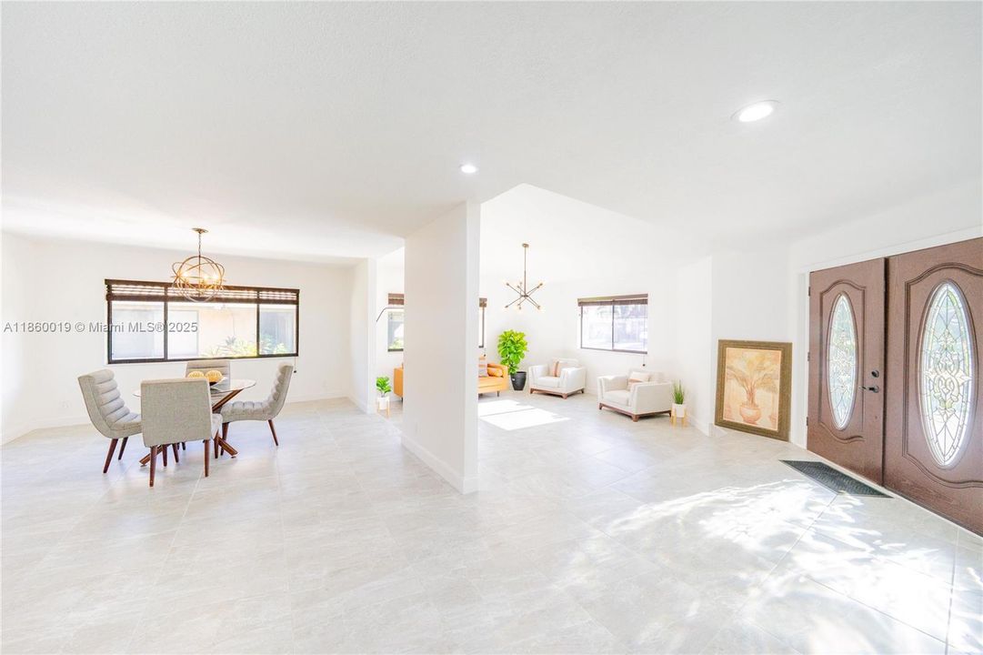 合同活跃: $725,000 (4 贝兹, 2 浴室, 2765 平方英尺)