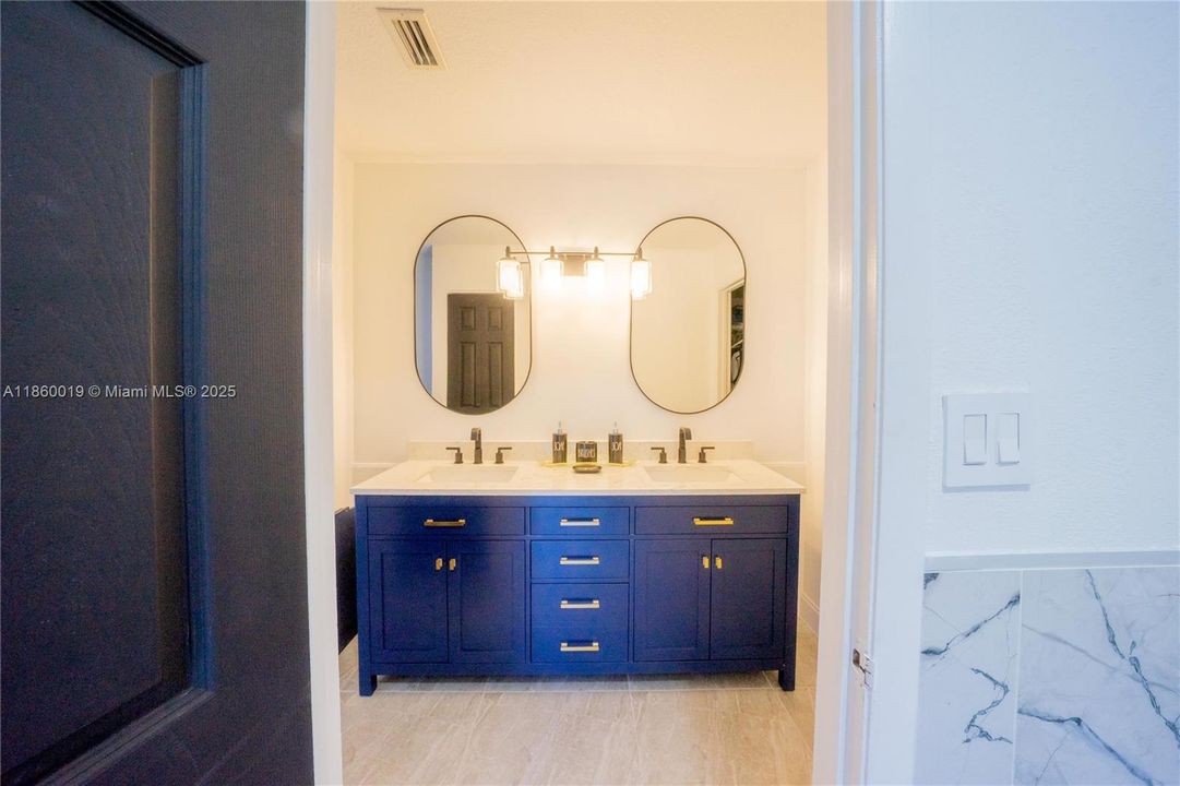 Primary double sinks