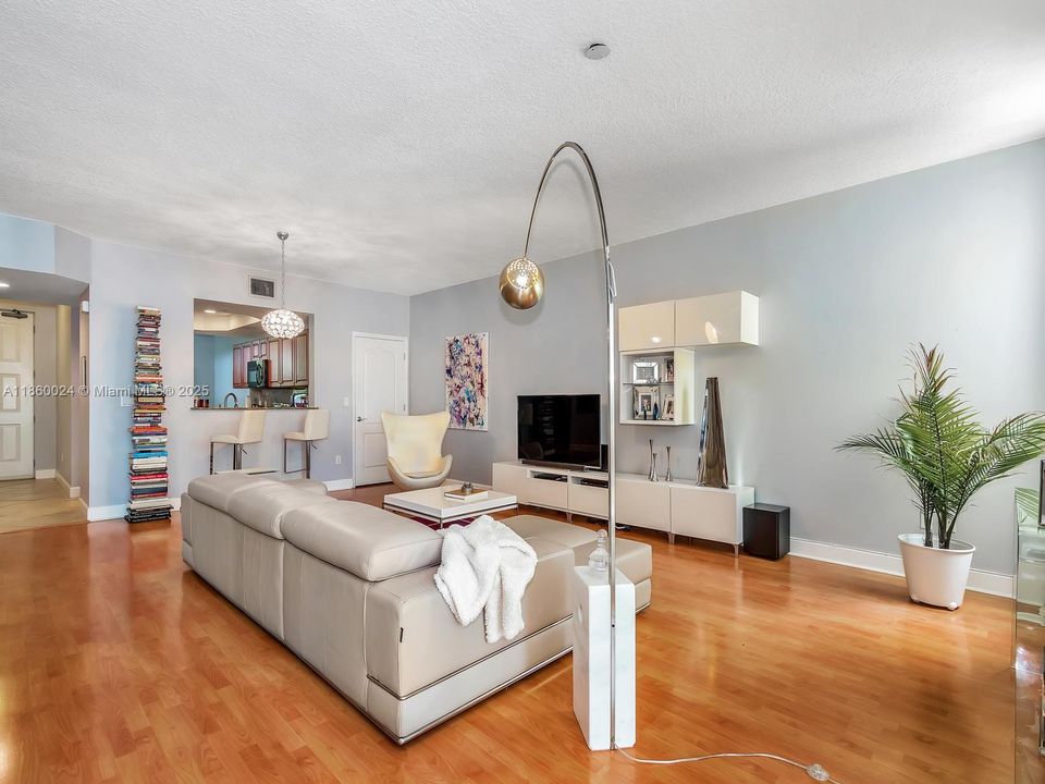 Недавно арендовано: $4,700 (3 спален, 2 ванн, 1738 Квадратных фут)