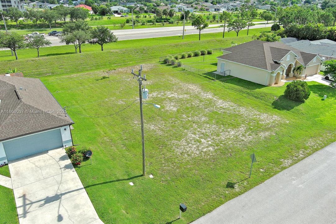 На продажу: $110,000 (0.24 acres)