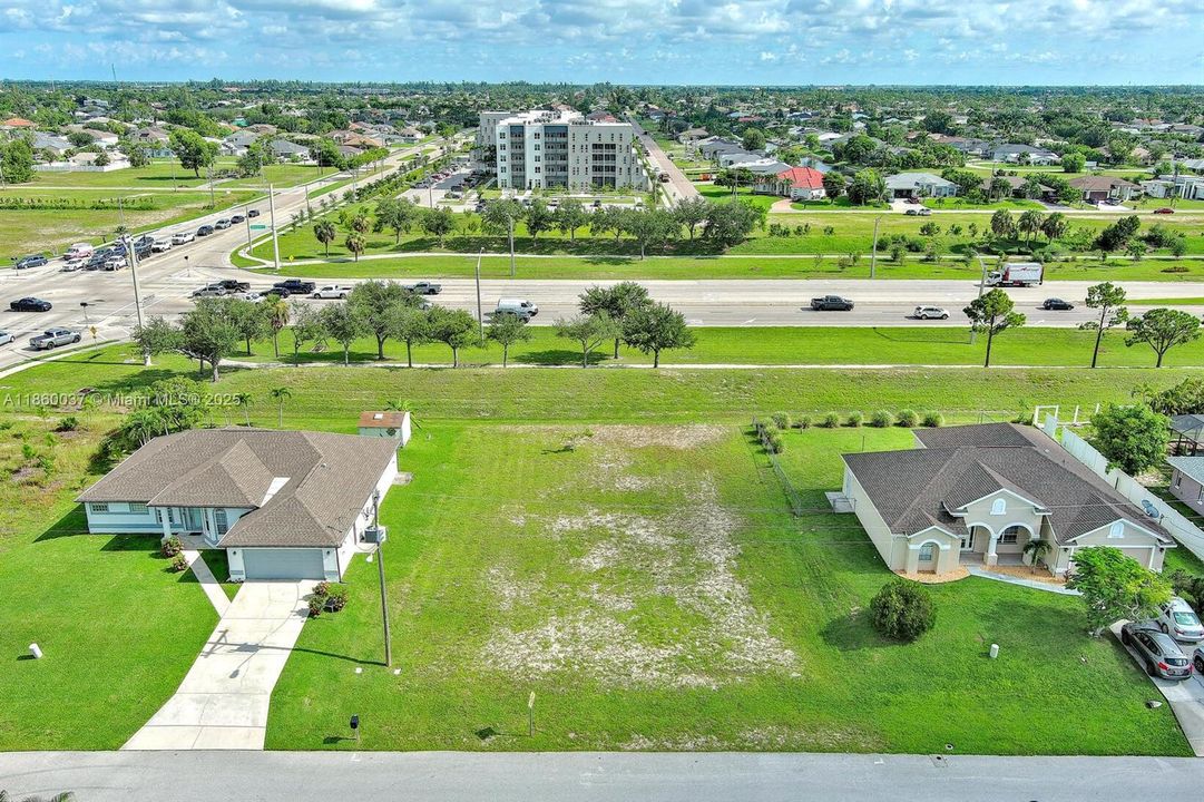 На продажу: $110,000 (0.24 acres)