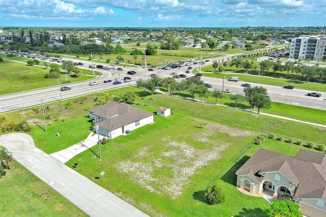 На продажу: $110,000 (0.24 acres)