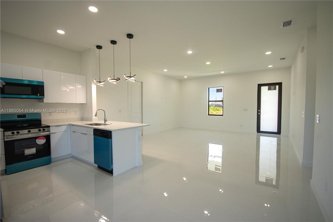 En Venta: $315,000 (3 camas, 2 baños, 0 Pies cuadrados)