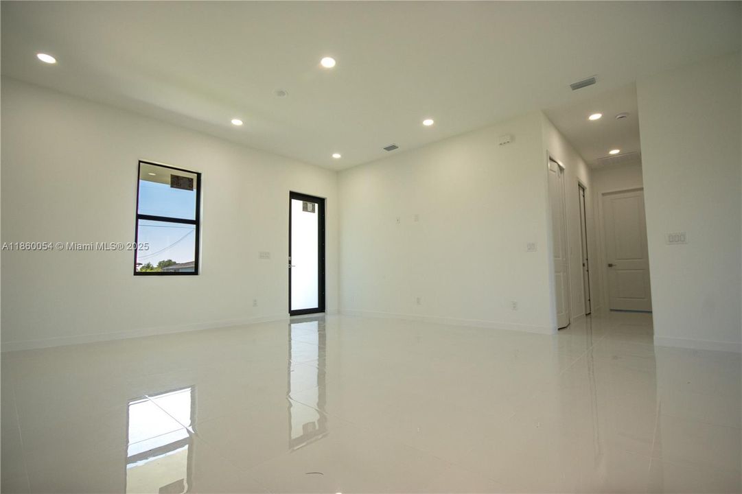 En Venta: $315,000 (3 camas, 2 baños, 0 Pies cuadrados)