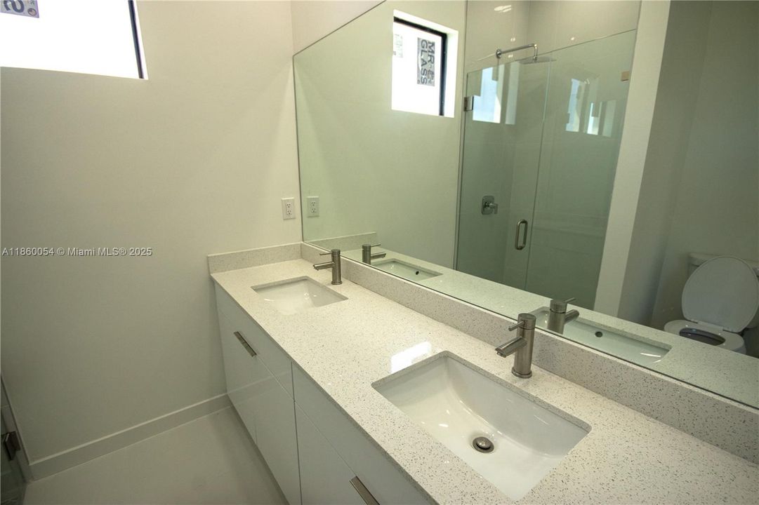 En Venta: $315,000 (3 camas, 2 baños, 0 Pies cuadrados)