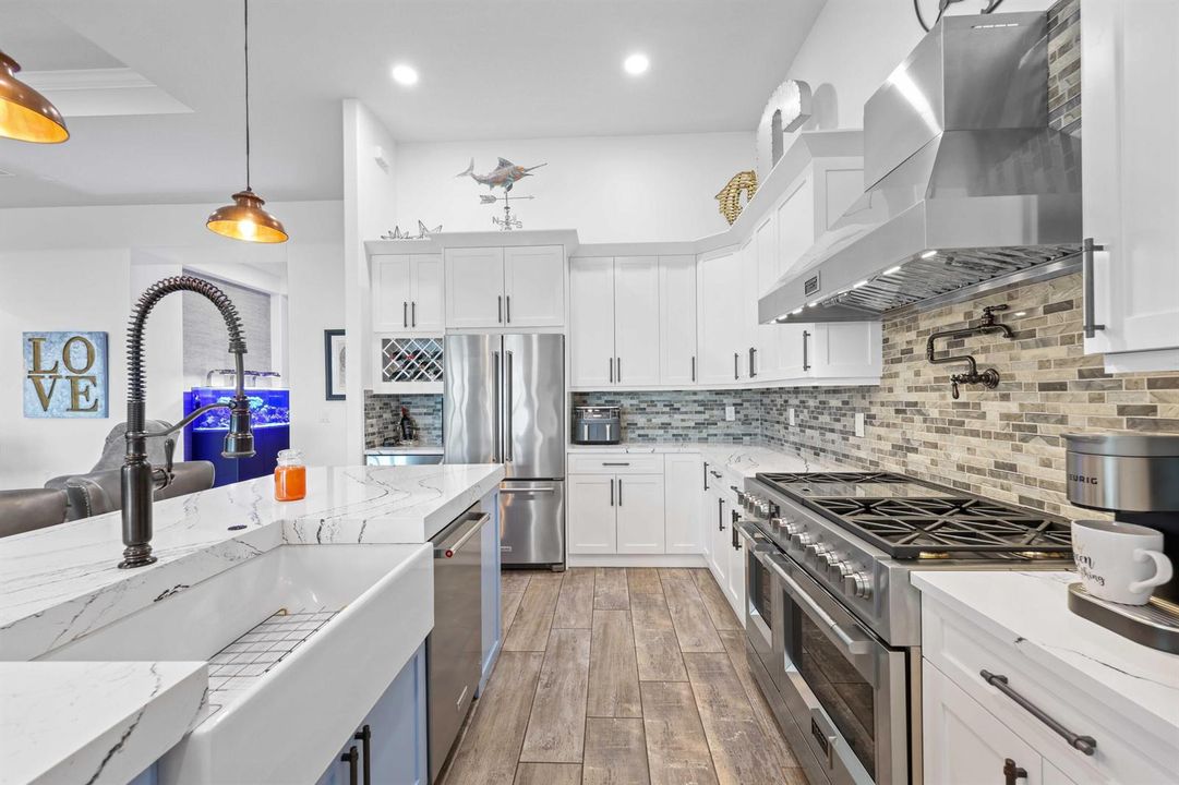 C9191 Balsamo Dr - Kitchen