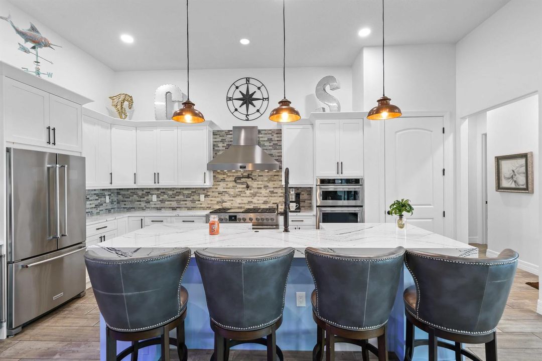 9191 Balsamo Dr - Kitchen