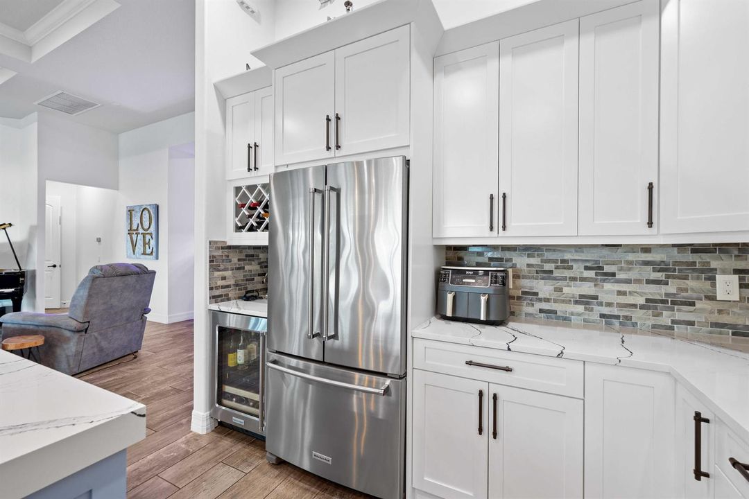 9191 Balsamo Dr - Kitchen(2)
