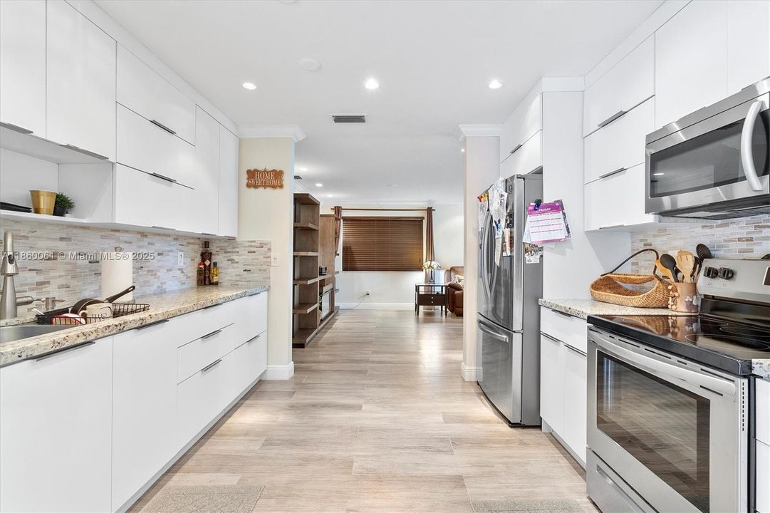 For Sale: $1,400,000 (5 beds, 3 baths, 2357 Square Feet)