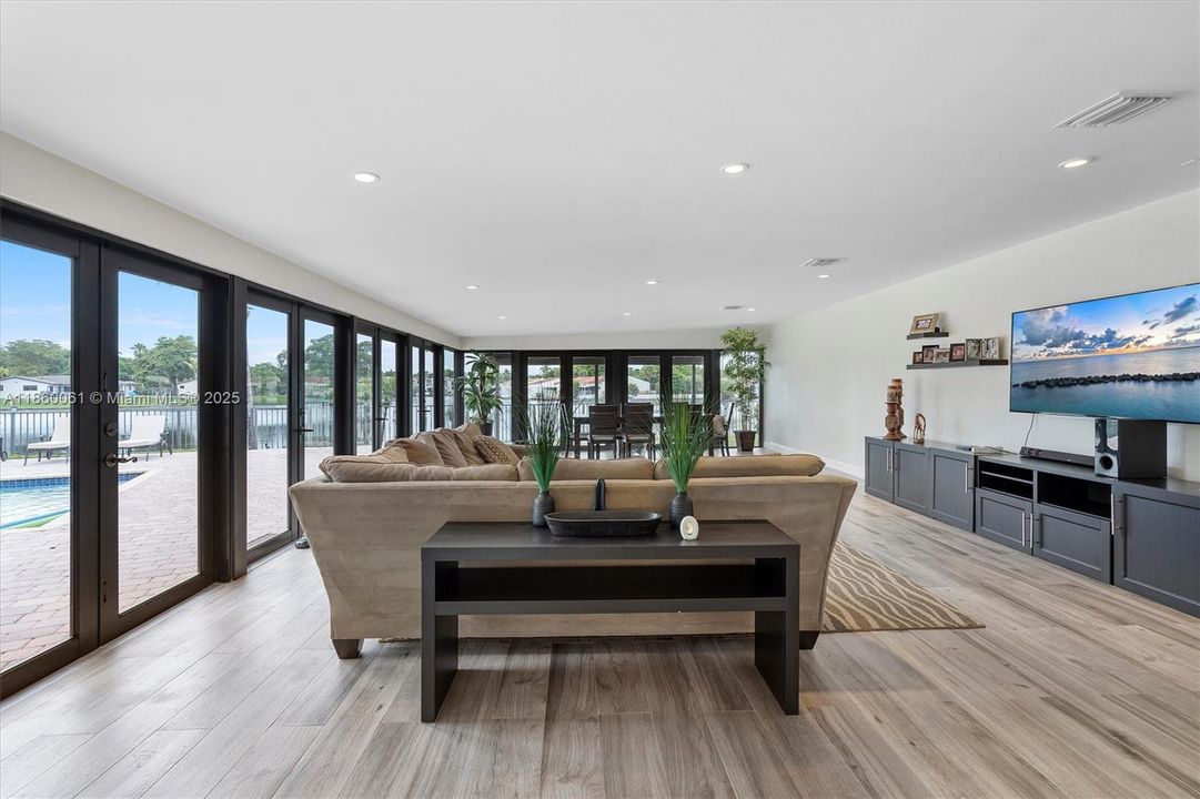 For Sale: $1,400,000 (5 beds, 3 baths, 2357 Square Feet)