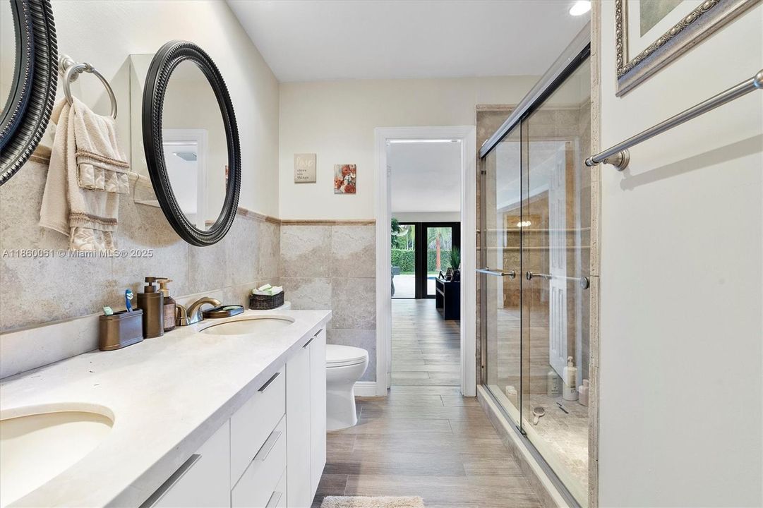 For Sale: $1,400,000 (5 beds, 3 baths, 2357 Square Feet)