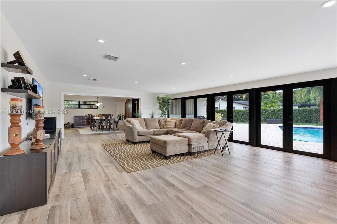 For Sale: $1,400,000 (5 beds, 3 baths, 2357 Square Feet)