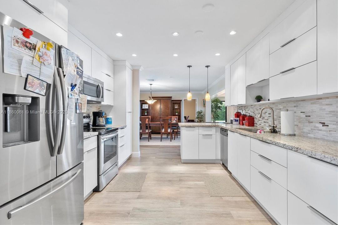 For Sale: $1,400,000 (5 beds, 3 baths, 2357 Square Feet)