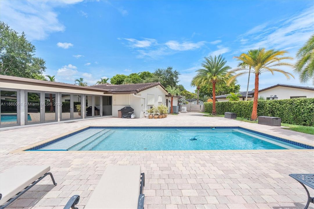 For Sale: $1,400,000 (5 beds, 3 baths, 2357 Square Feet)