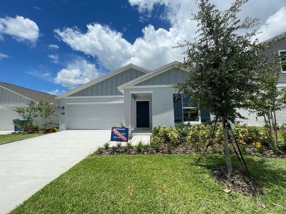 Recently Rented: $1,900 (3 beds, 2 baths, 1487 Square Feet)