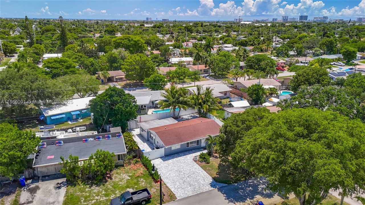 Active With Contract: $3,500 (3 beds, 2 baths, 1550 Square Feet)