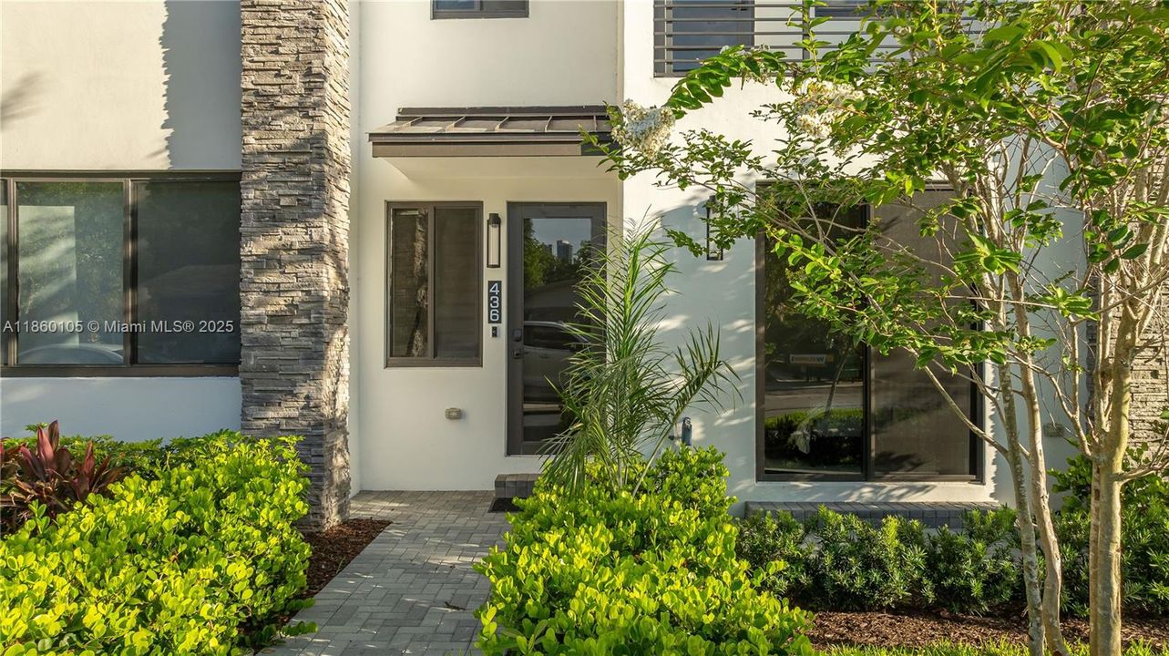 En Venta: $689,921 (3 camas, 3 baños, 1649 Pies cuadrados)