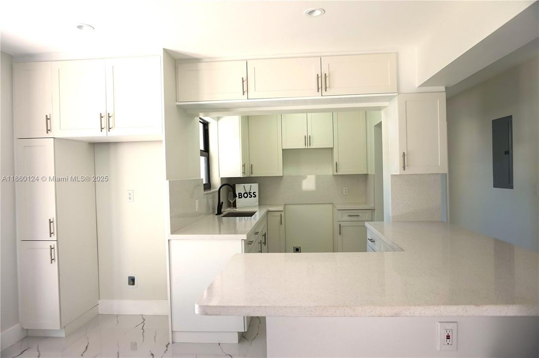 For Sale: $860,000 (2 beds, 1 baths, 1147 Square Feet)