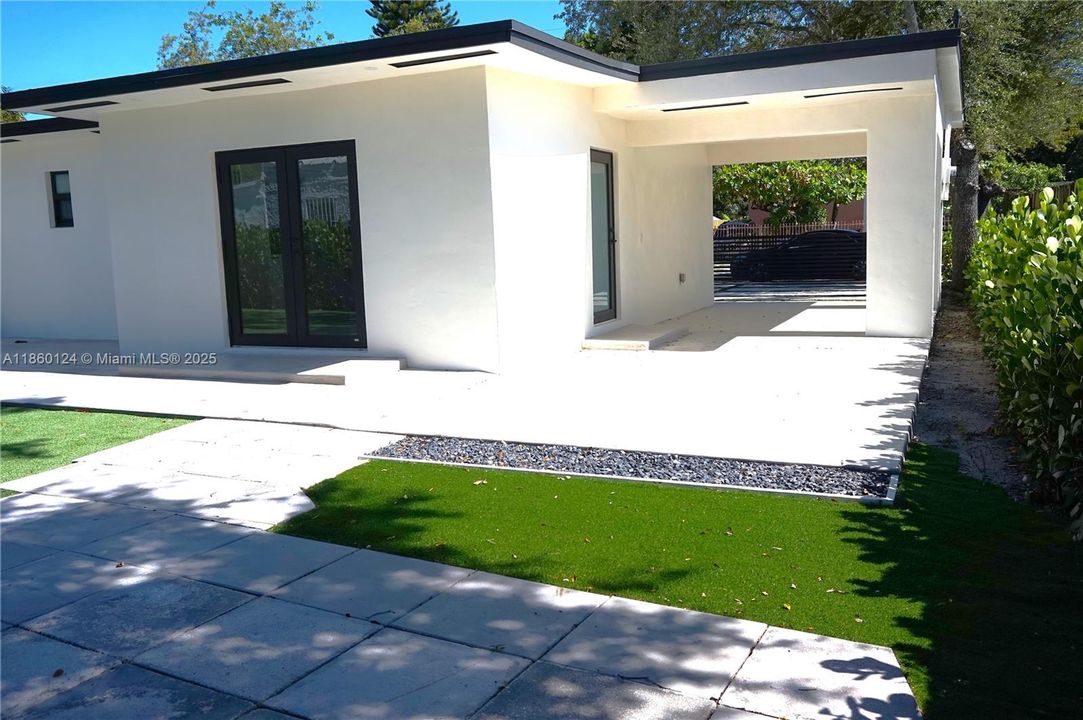 For Sale: $860,000 (2 beds, 1 baths, 1147 Square Feet)