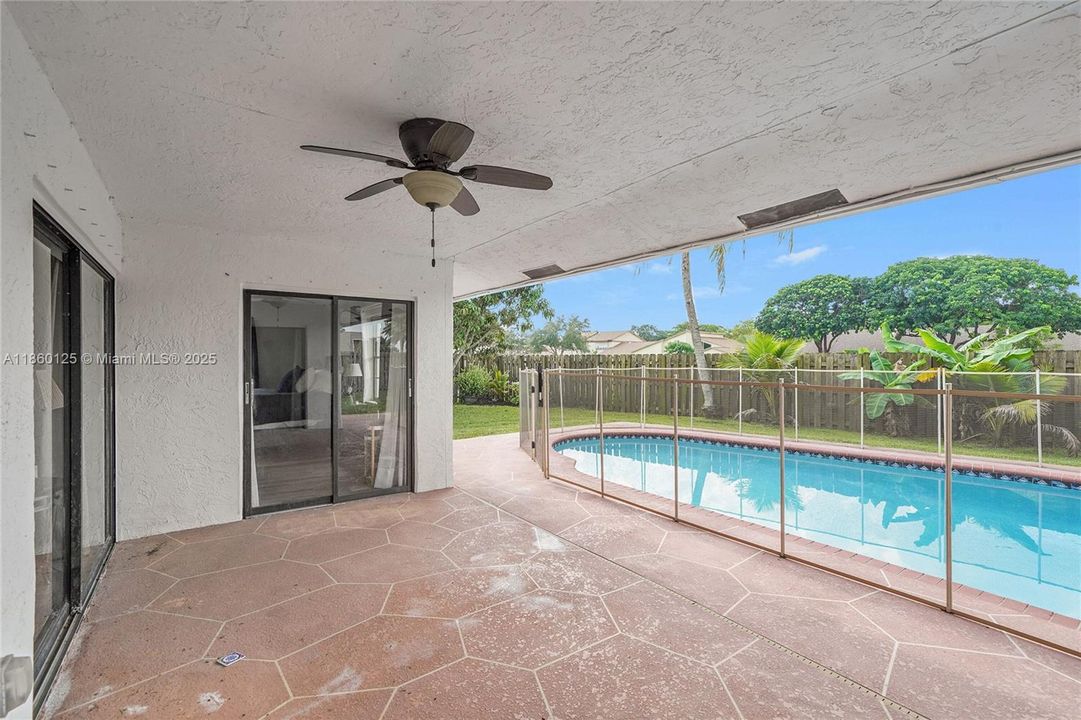 最近售出: $580,000 (3 贝兹, 2 浴室, 1578 平方英尺)