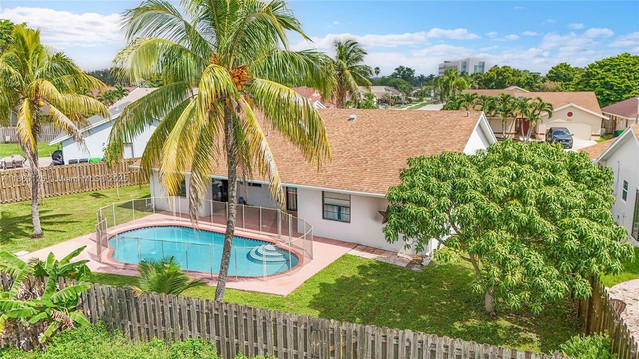 最近售出: $580,000 (3 贝兹, 2 浴室, 1578 平方英尺)