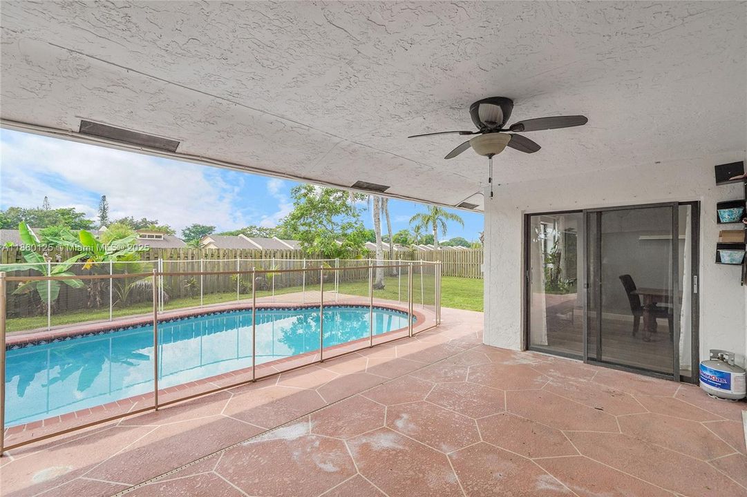 最近售出: $580,000 (3 贝兹, 2 浴室, 1578 平方英尺)