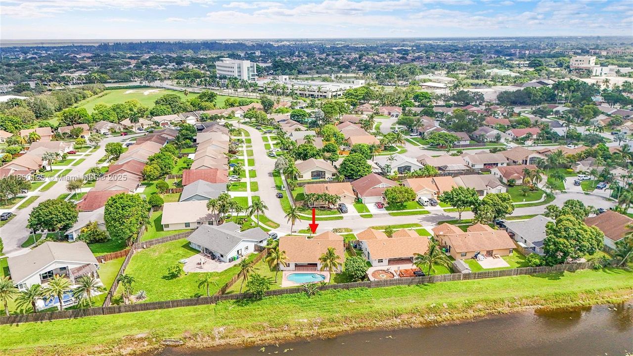 最近售出: $580,000 (3 贝兹, 2 浴室, 1578 平方英尺)