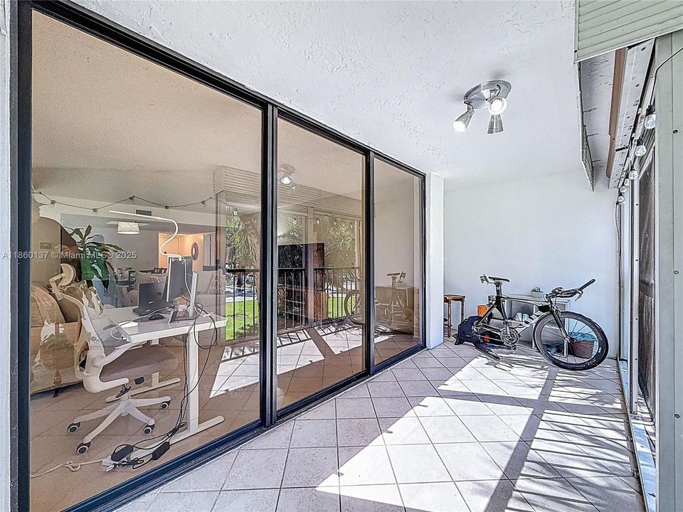 合同活跃: $324,999 (2 贝兹, 2 浴室, 1235 平方英尺)