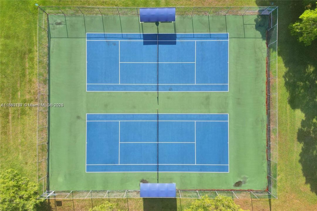 合同活跃: $324,999 (2 贝兹, 2 浴室, 1235 平方英尺)