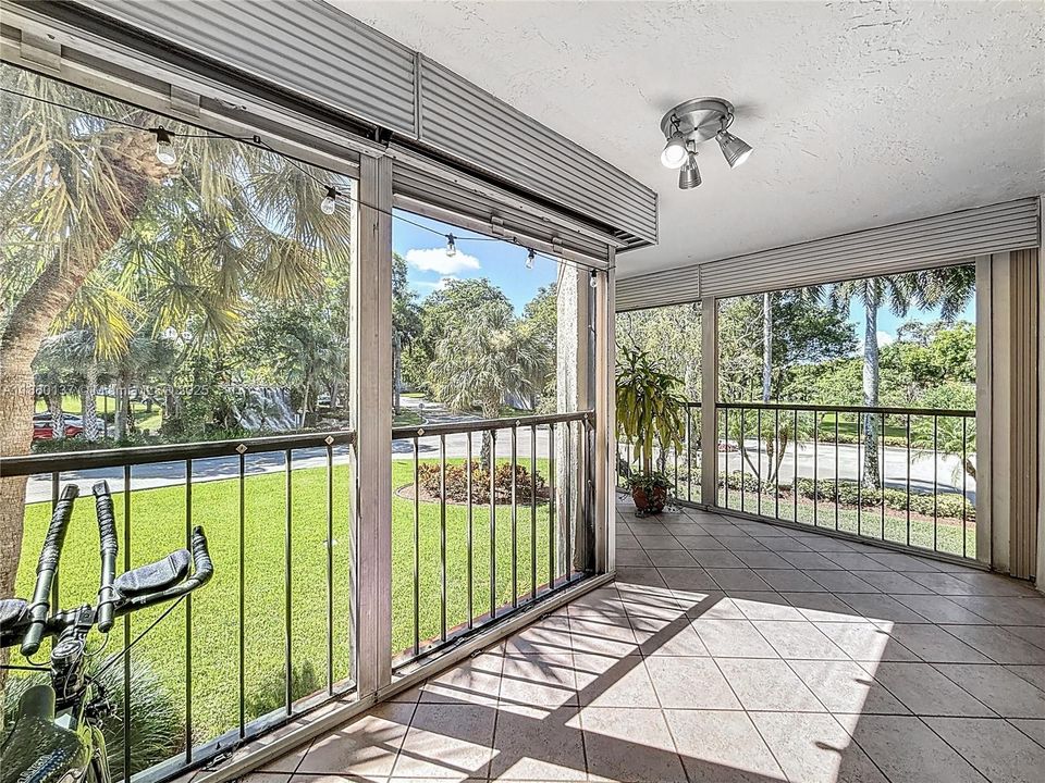 合同活跃: $324,999 (2 贝兹, 2 浴室, 1235 平方英尺)