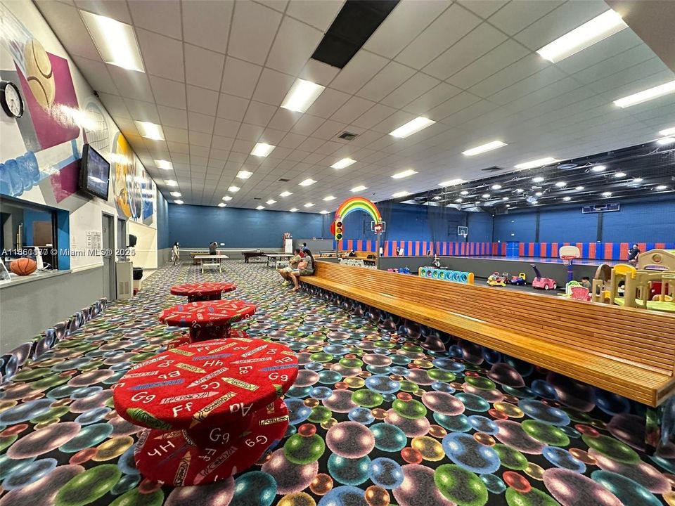 合同活跃: $324,999 (2 贝兹, 2 浴室, 1235 平方英尺)