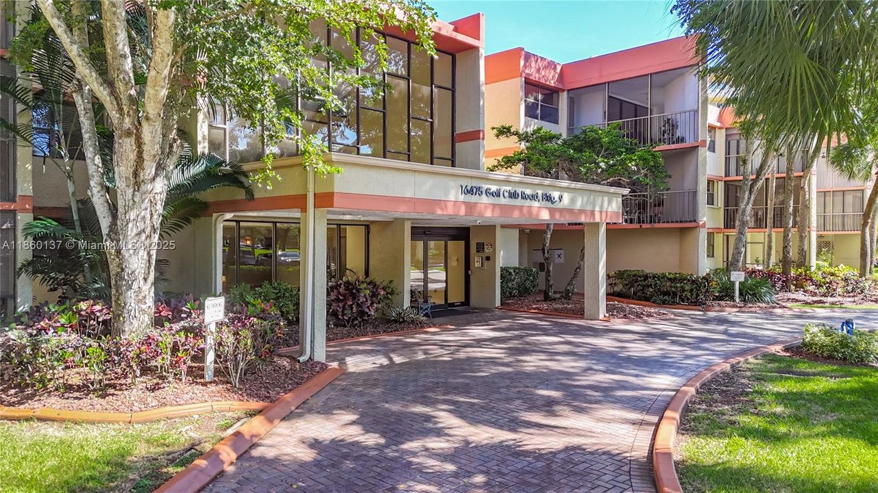 合同活跃: $324,999 (2 贝兹, 2 浴室, 1235 平方英尺)