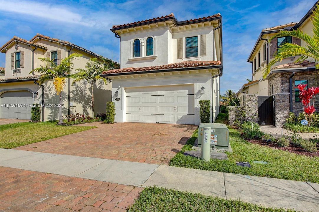Active With Contract: $5,750 (4 beds, 3 baths, 2397 Square Feet)